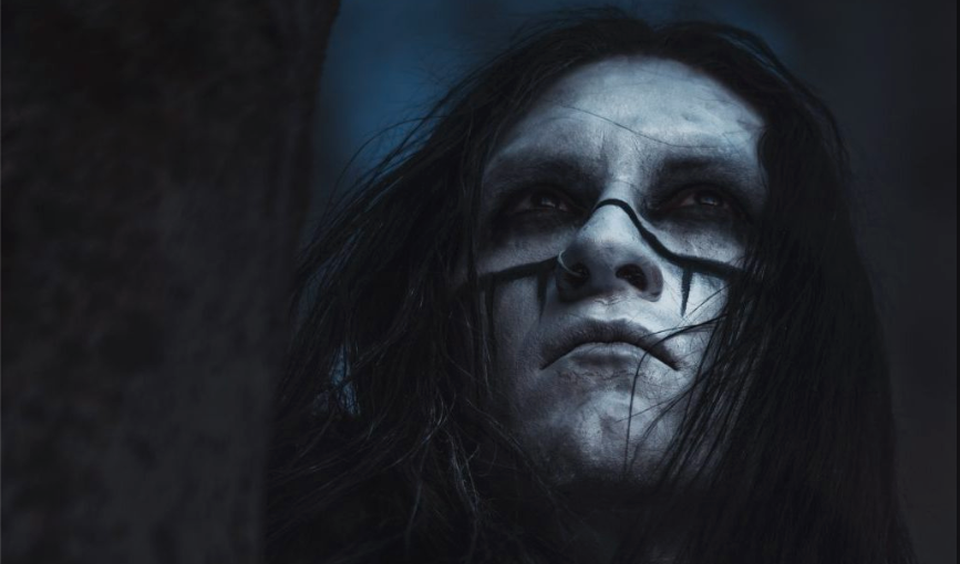  Sgah’gahsowáh är mannen bakom black metal-soloprojektet Blackbraid som nästa vecka släpper sin självbetitlade debutskiva.