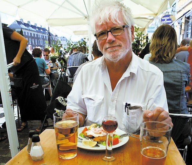 Aftonbladets reporter Pelle Tagesson fick betala dyrt för lunchen.