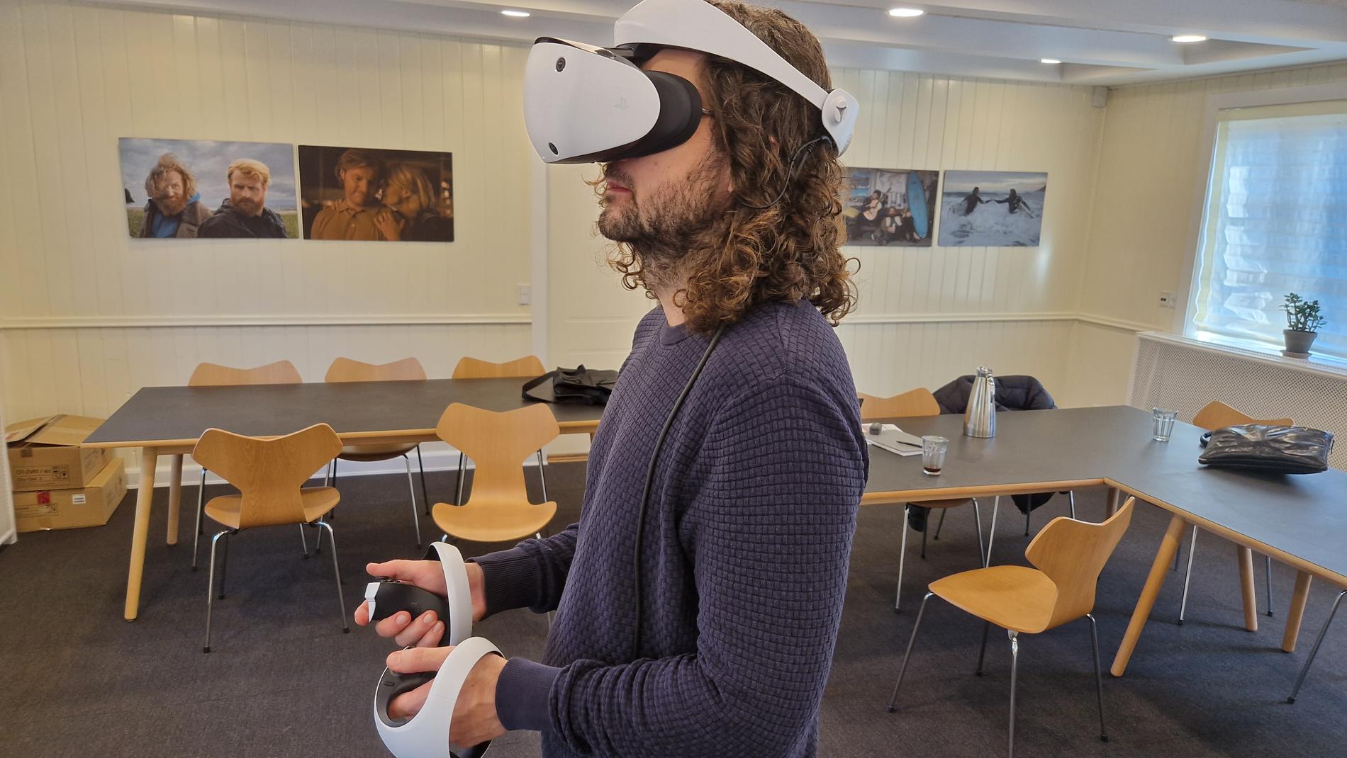  Aftonbladets Leo Pettersson testar Playstation VR 2.