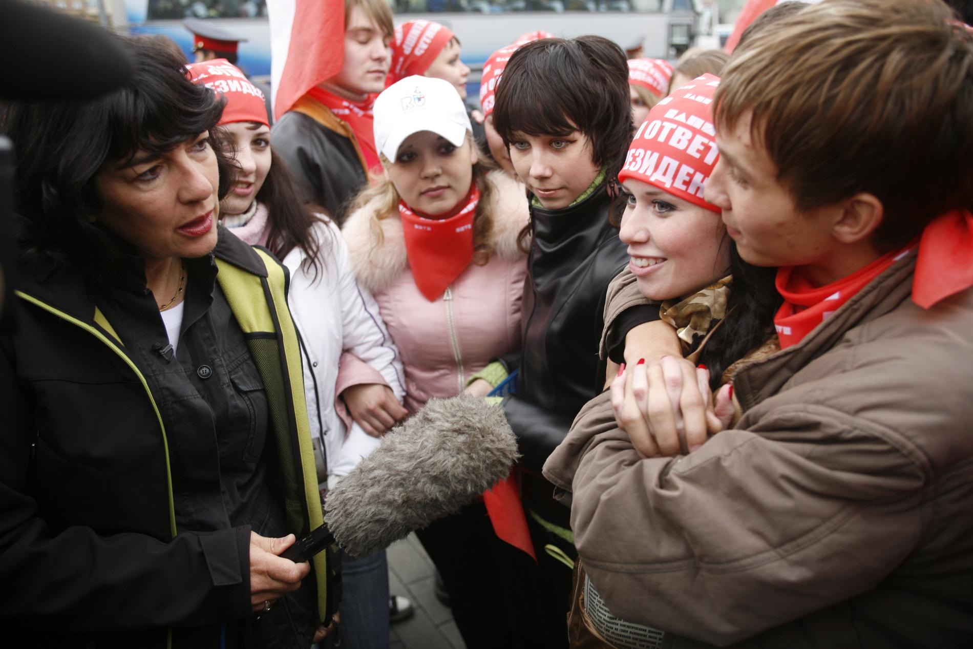 CNN:s Christiane Amanpour träffar unga Putinanhängare i Moskva.