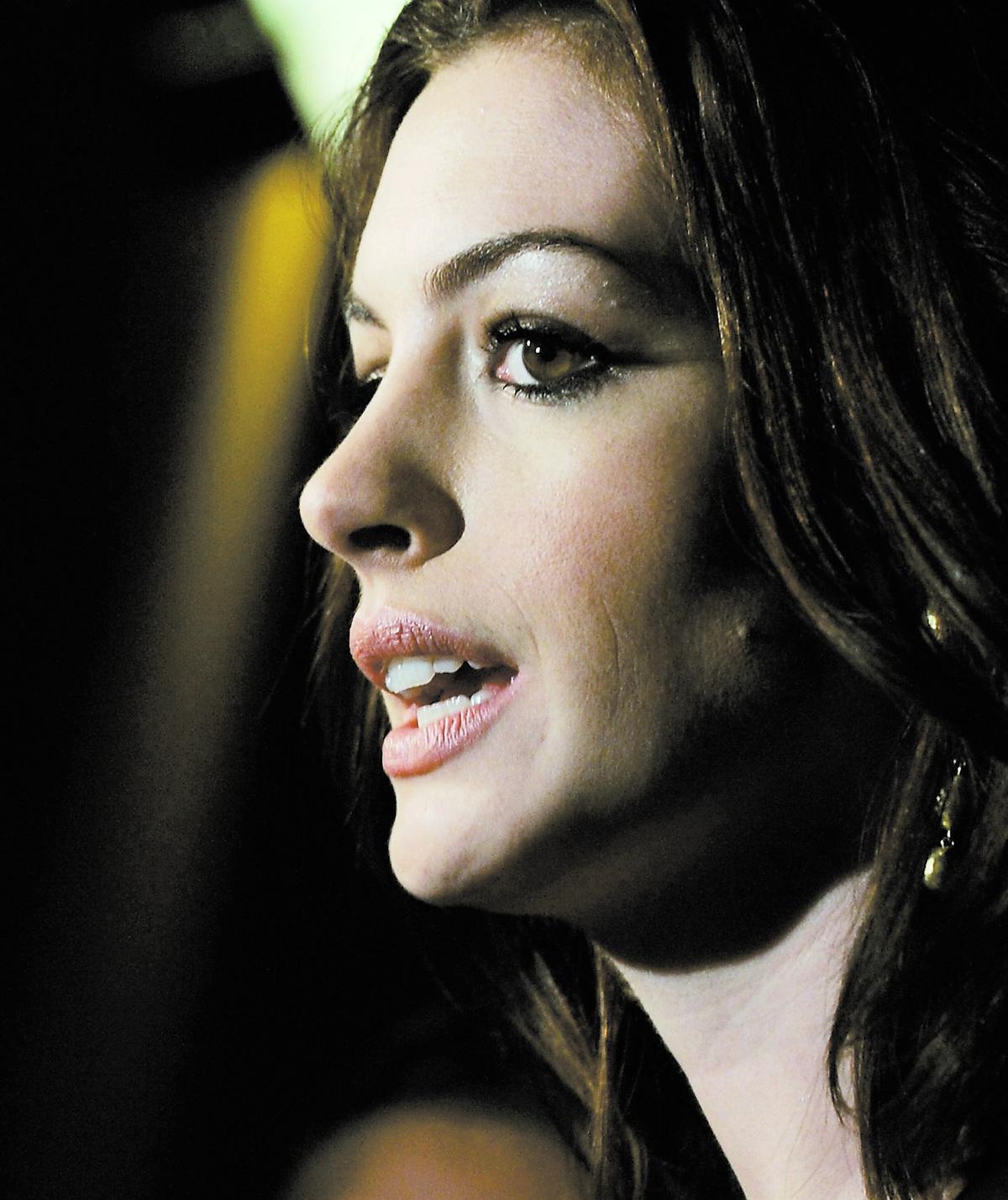 ”För mig personligen är det den bäst skrivna roll jag fått spela”, säger Anne Hathaway om rollen som missbrukaren Kym i bioaktuella ”Rachel getting married”.
