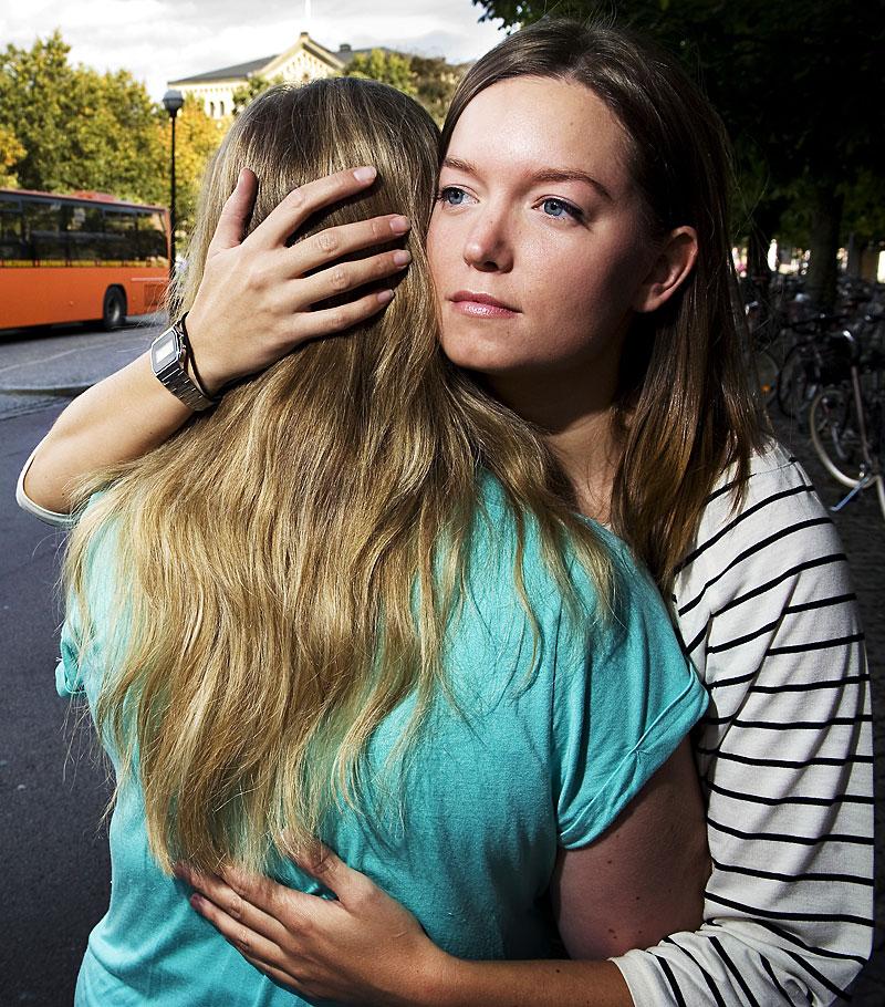 DÅ I höstas nominerades Madelene till Svenska Hjältar. Här kramar hon om Natalie i Karlstad i höstas.