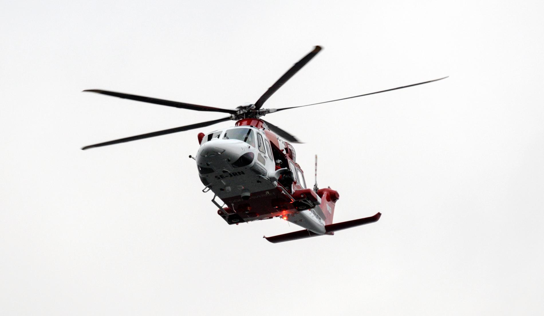 Två klättrare skadades i en olycka på Vinterberget utanför Dingle i Munkedals kommun. En räddningshelikopter deltog i arbetet med att få ner klättrarna till marken. Arkivbild.