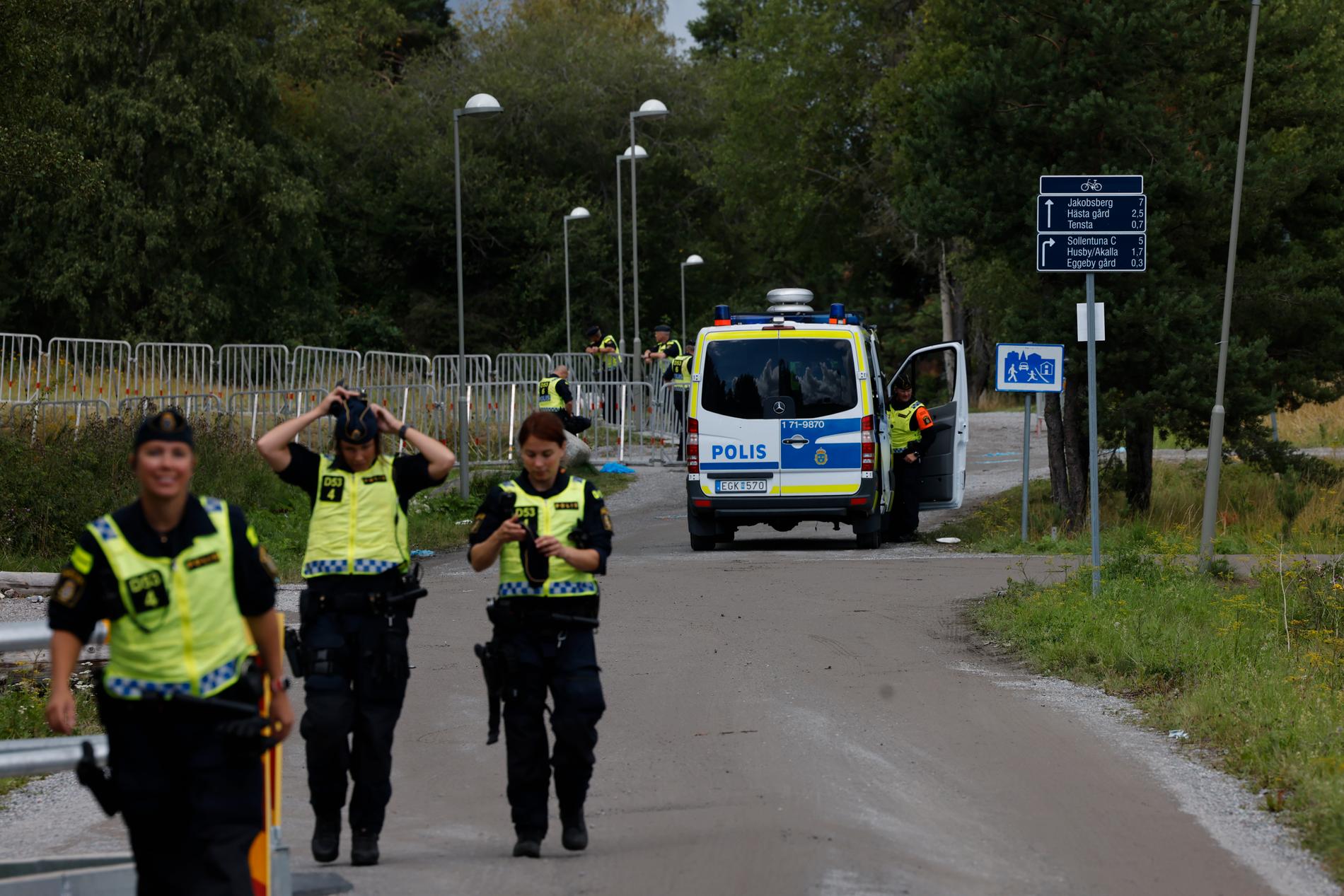 During Friday, the police had equipped themselves at Järvafältet.