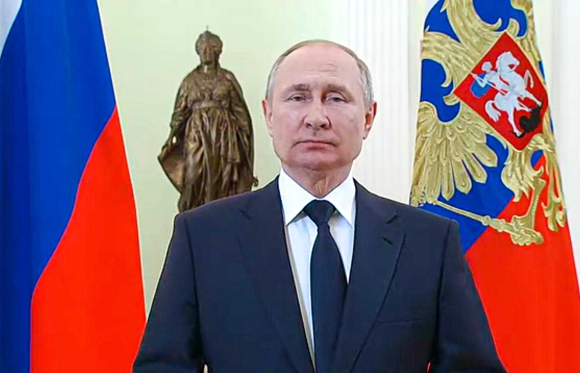 Årets officiella bild på Vladimir Putin på kvinnodagen den 8 mars, som är en nationell helgdag i Ryssland. 