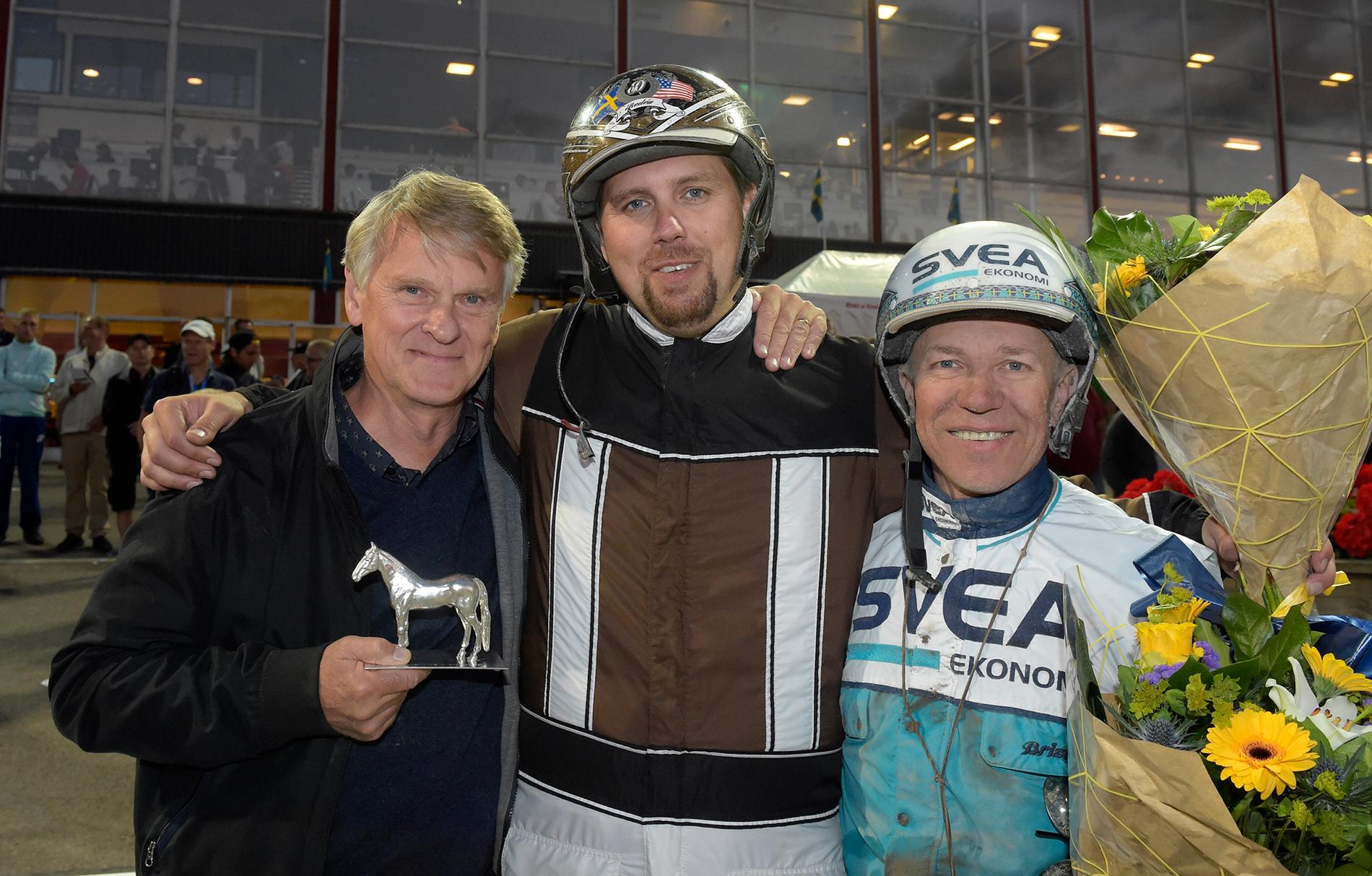 Lennart Ågren tillsammans med Daniel Redén och Örjan Kihlström efter Perfect Spirits seger i Sprintermästaren.
