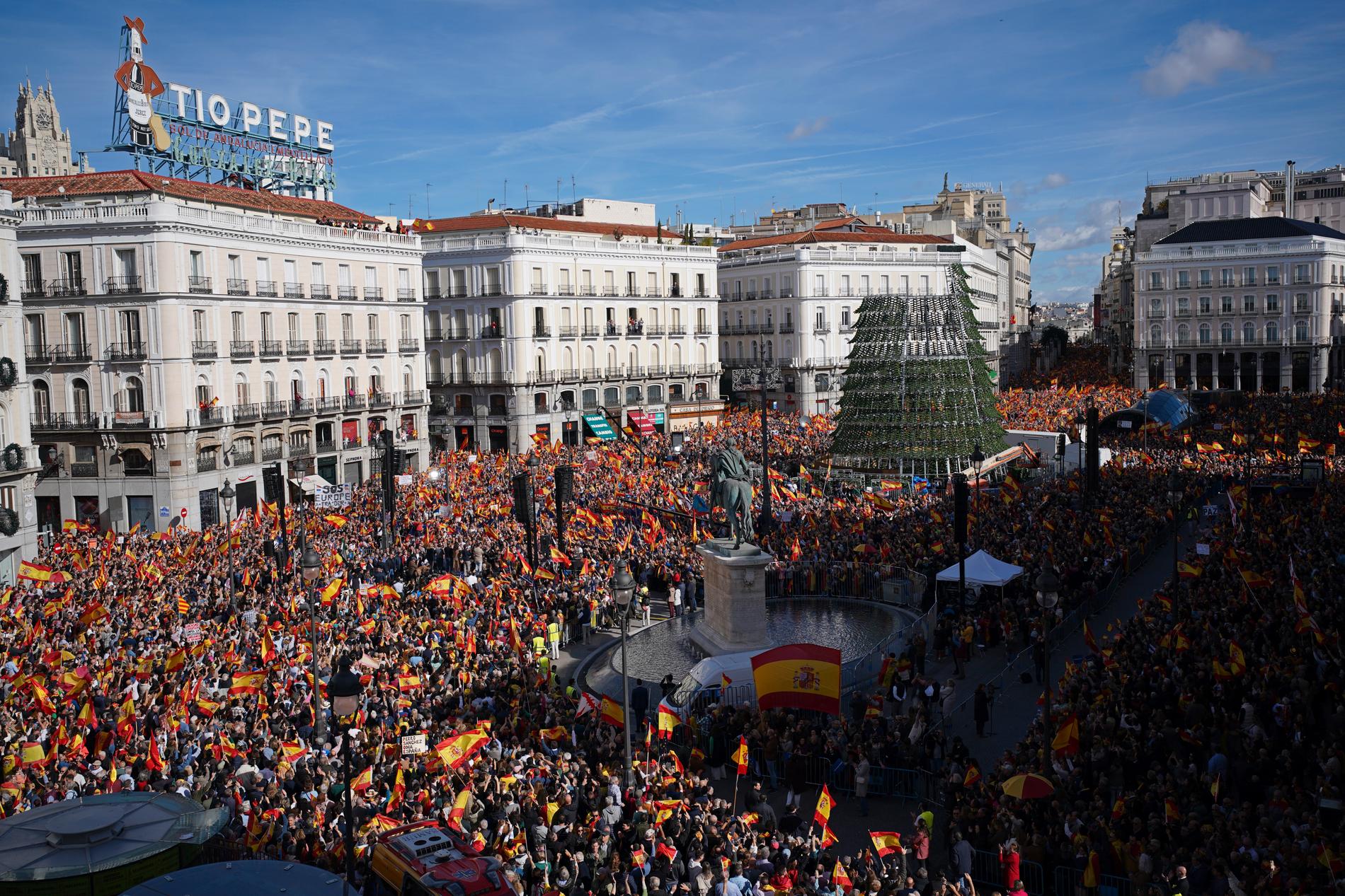 Söndagens stora demonstration på Puerta del Sol i Madrid. Arkivbild.