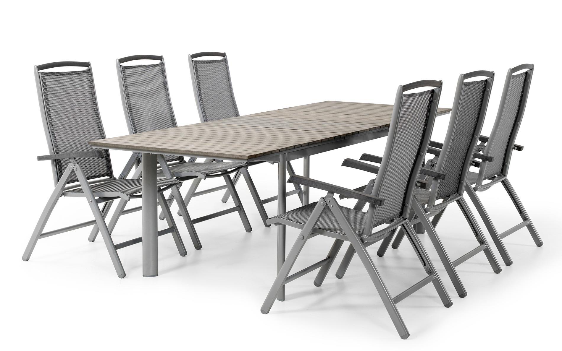 Perfekt matbord när grillsäsongen börjar. Positionsstolar ”Andy” i aluminium, cirka 925 kr styck. Förlängbara bordet ”Tripoli”, 5 295 kr, Brafab.