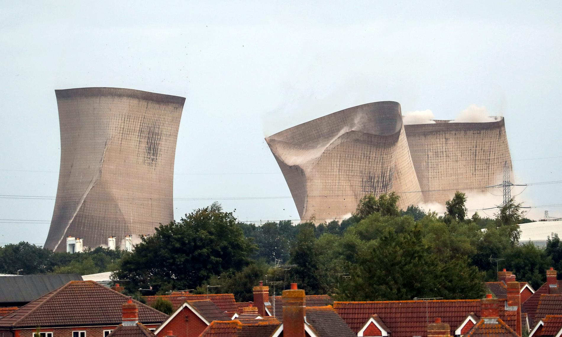 I augusti revs kyltornen till kolkraftverket Didcot, nio mil väster om London. Kolkraften är på nedgång i EU och ersätts till stor del av förnybara energikällor. Arkivbild.