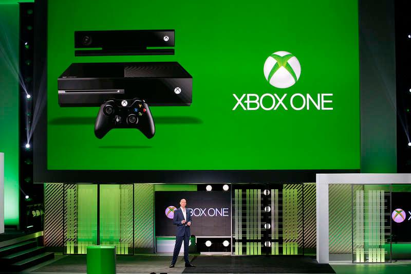 Microsofts Phil Harrison presenterar nya Xbox One.