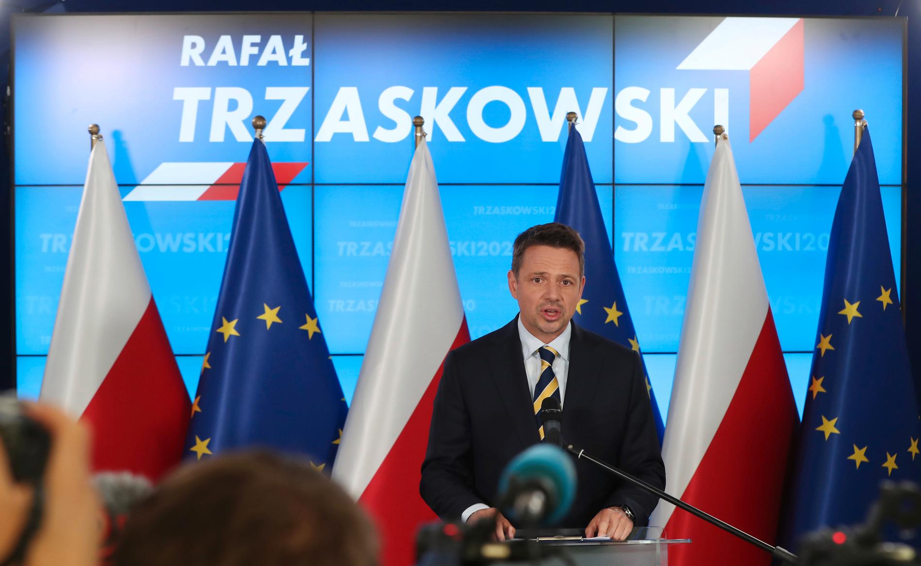 Rafal Trzaskowski erkänner sig besegrad den 13 juli, dagen efter det polska presidentvalet. Nu har hans parti Medborgarplattformen överklagat valresultatet.