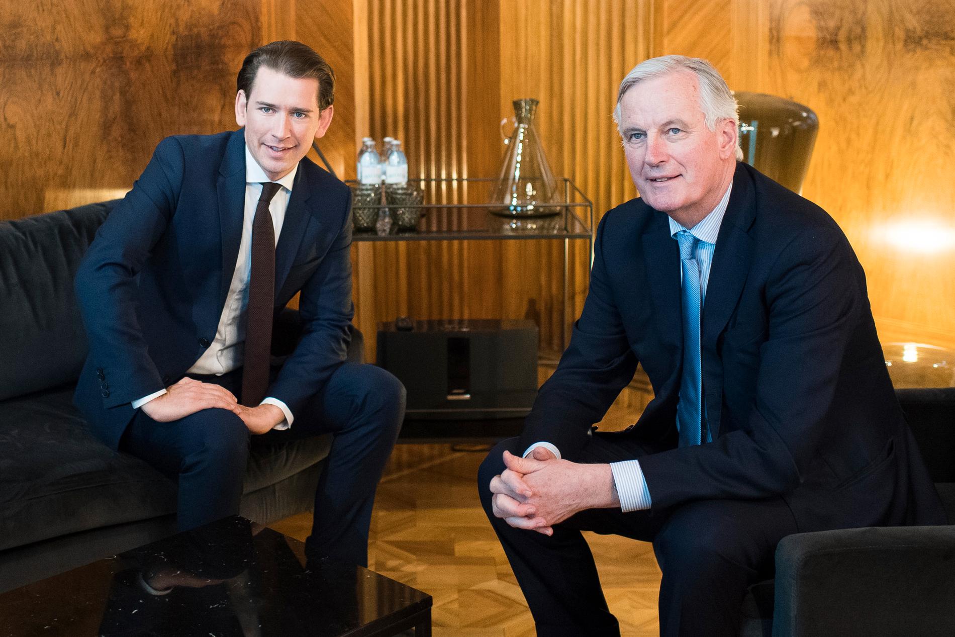 Österrikes förbundskansler Sebastian Kurz tillsammans med EU:s chefsförhandlare om brexit, Michel Barnier, vid ett möte i Wien.