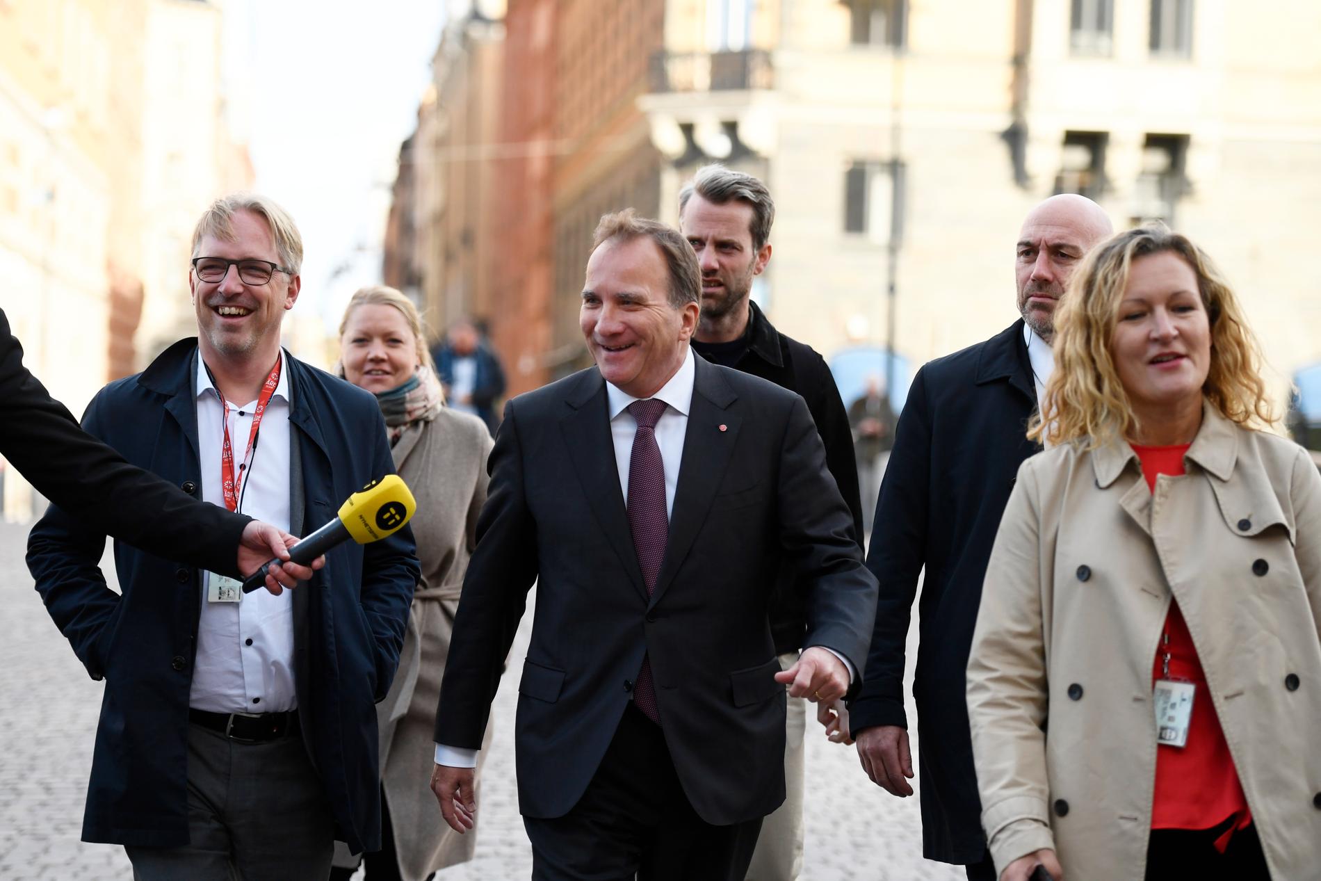 Statsminister Stefan Löfven är först ut i den så kallade talmansrundan.
