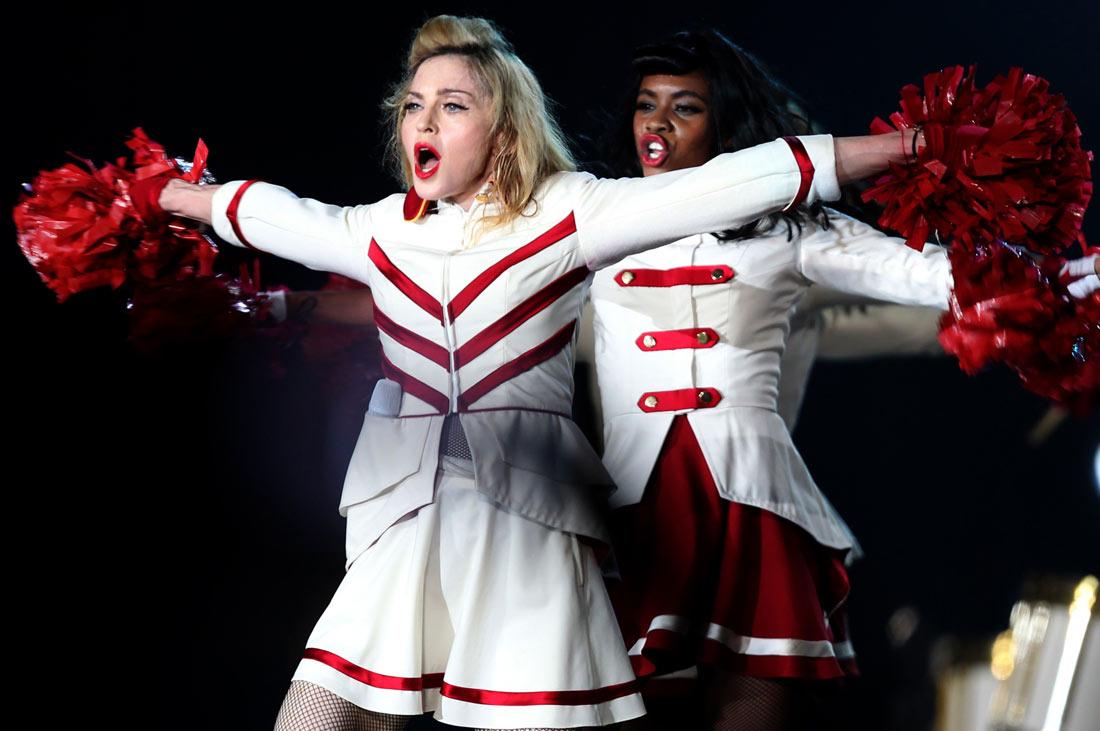 Under konserten i Tel Aviv antydde Madonna att den franska politikern är nazist.