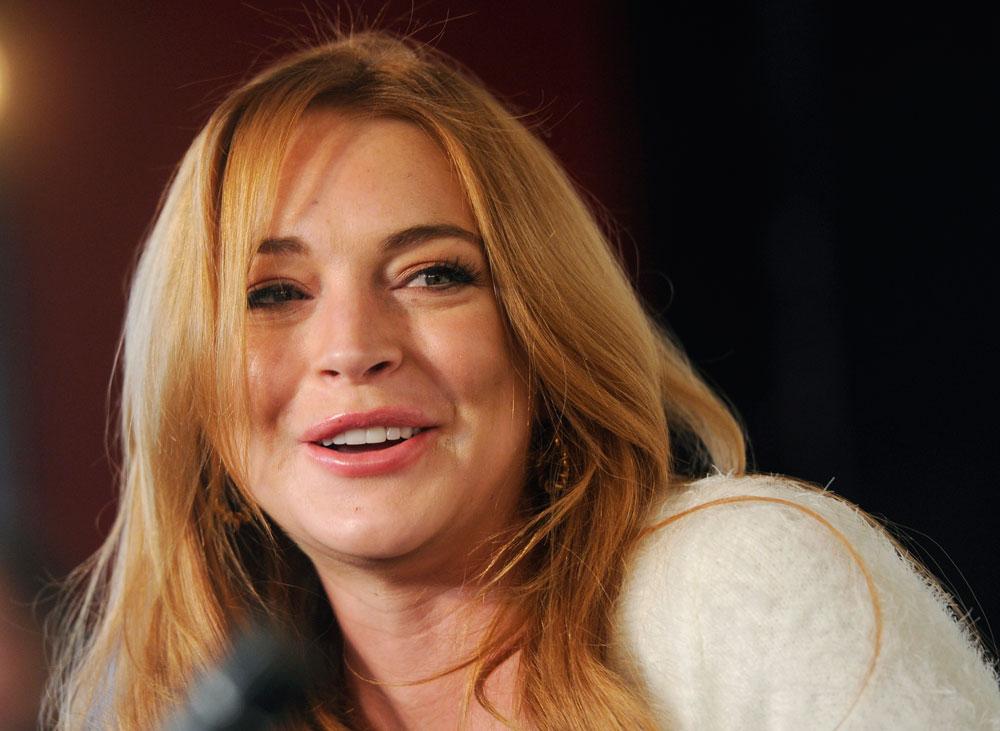 Lindsay Lohan gick till attack under utekvällen.