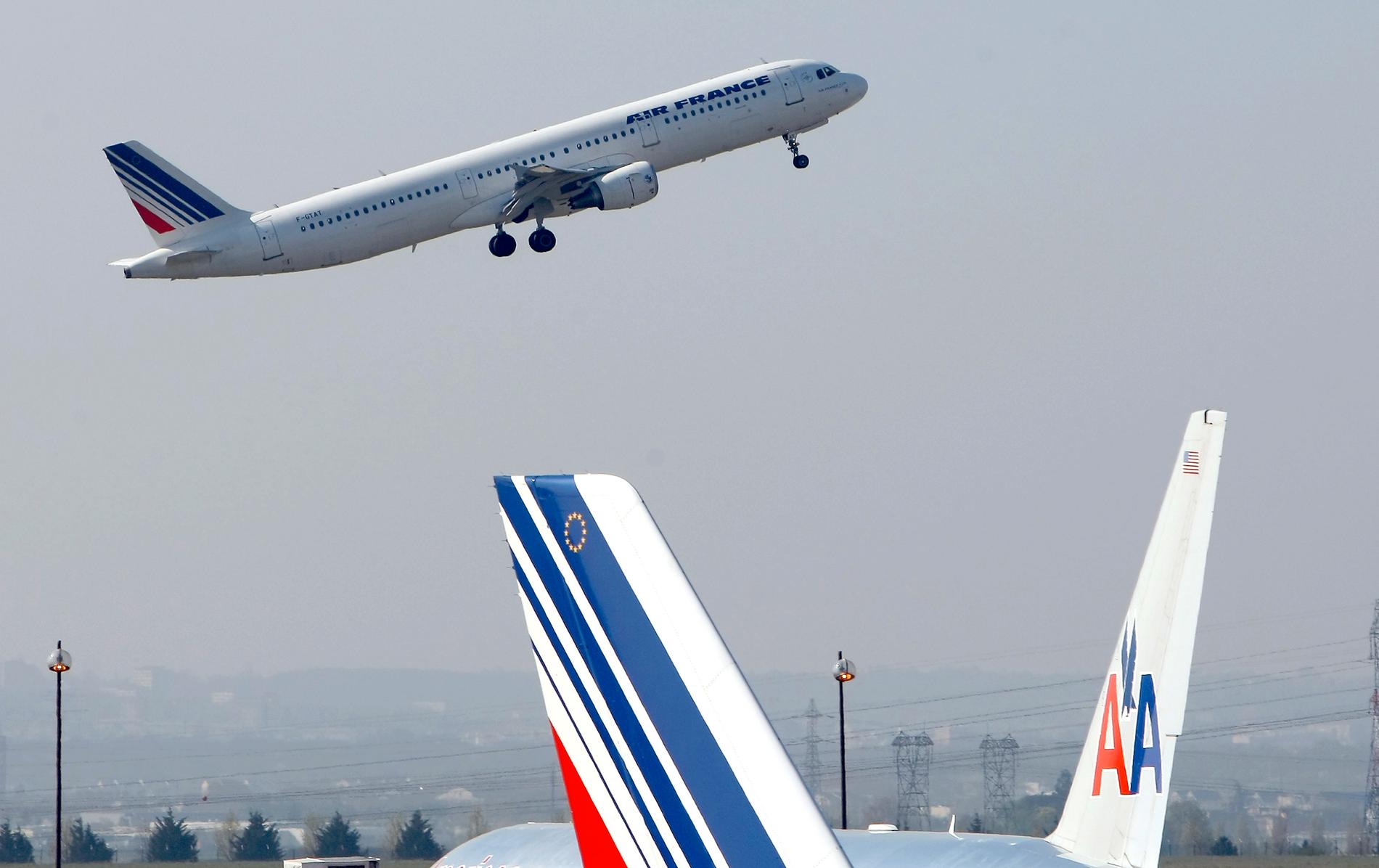 På bilden syns ett flygplan från Air France som lyfter från Charles De Gaulle-flygplatsen utanför Paris. Det finns inget samband mellan bilden och artikelns innehåll. Arkivbild.
