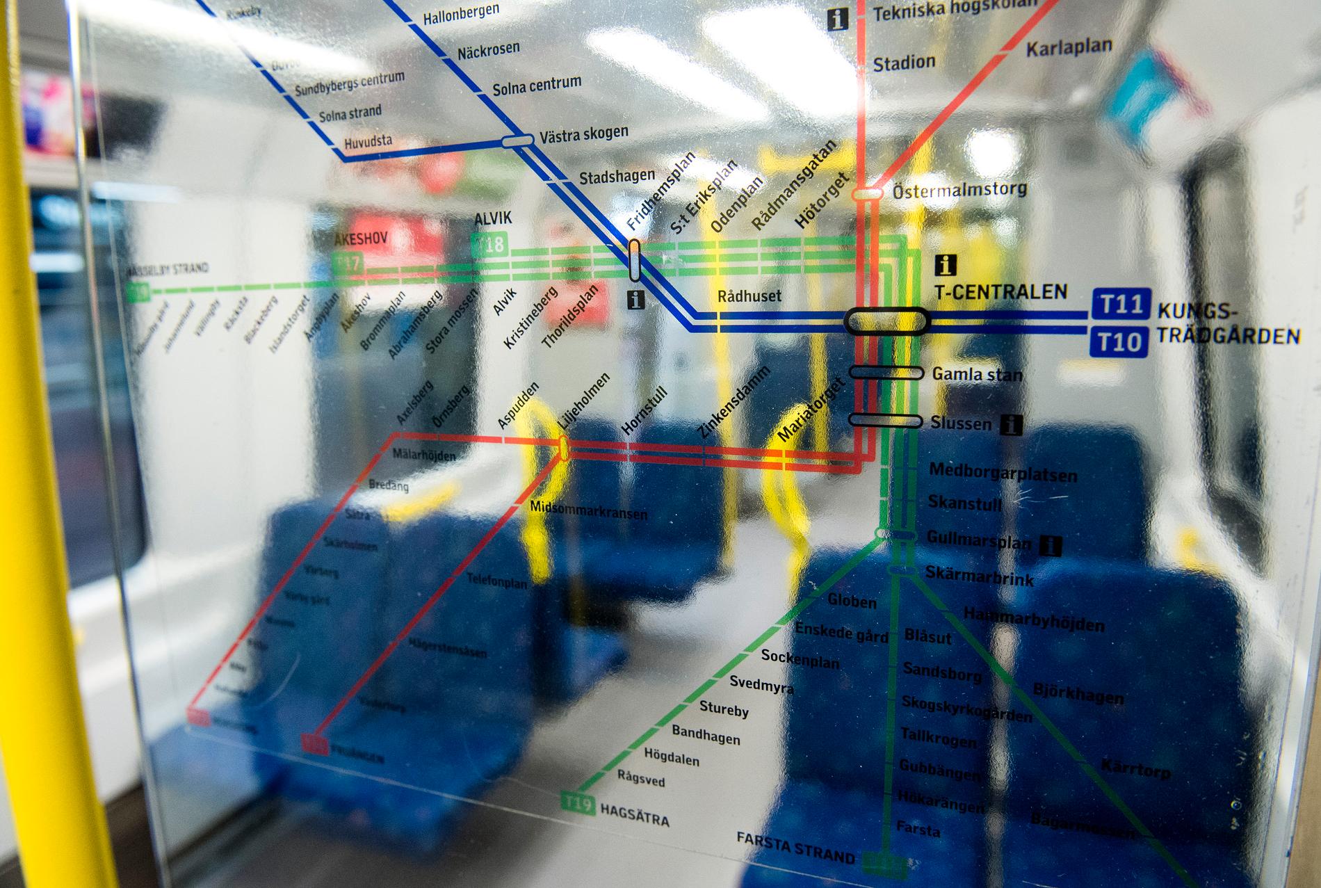 Samtliga tunnelbanevagnar i Stockholm ska kameraövervakas. Arkivbild.