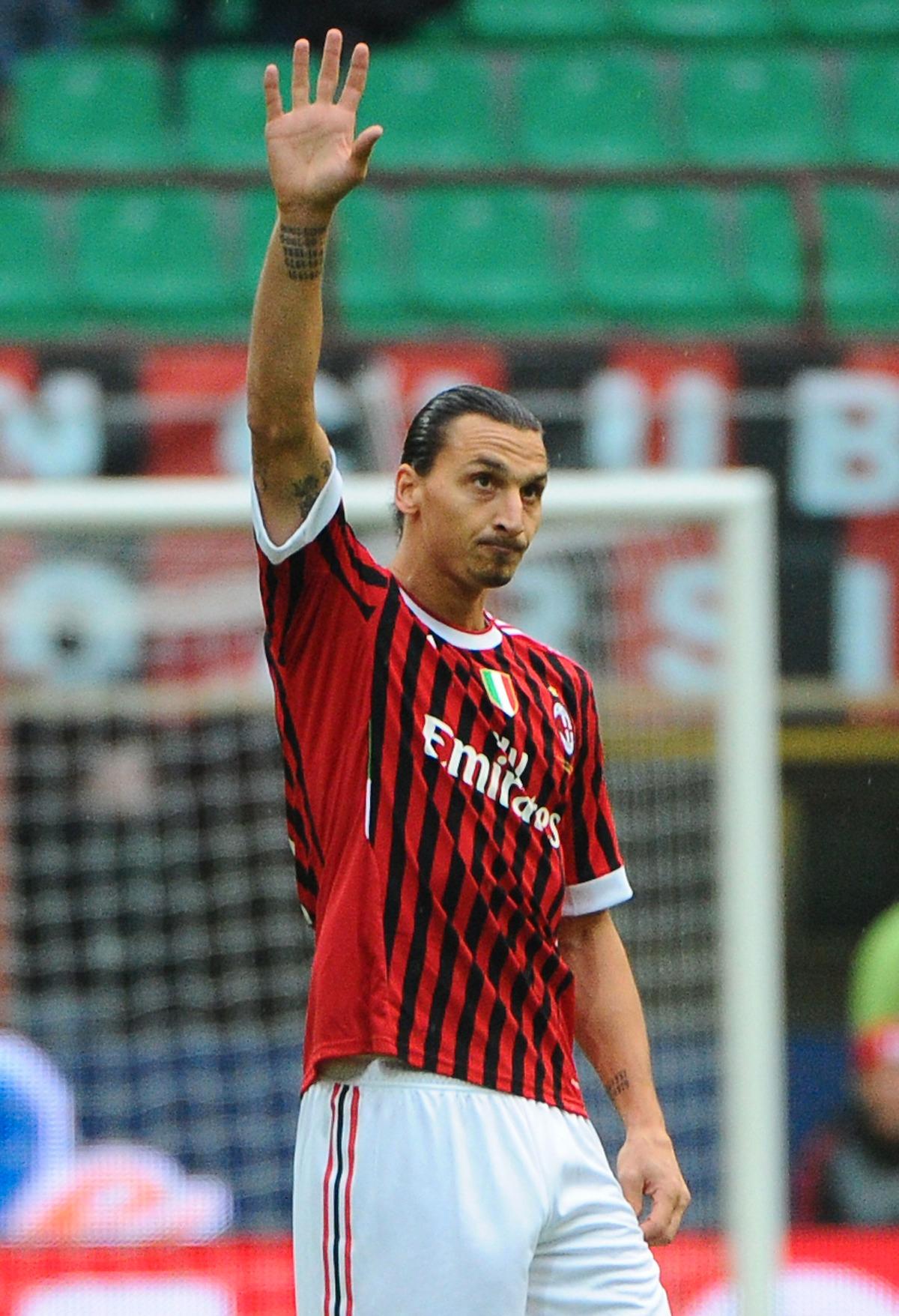 Zlatan går hem så väl på fotbollsplan som i boklådorna.