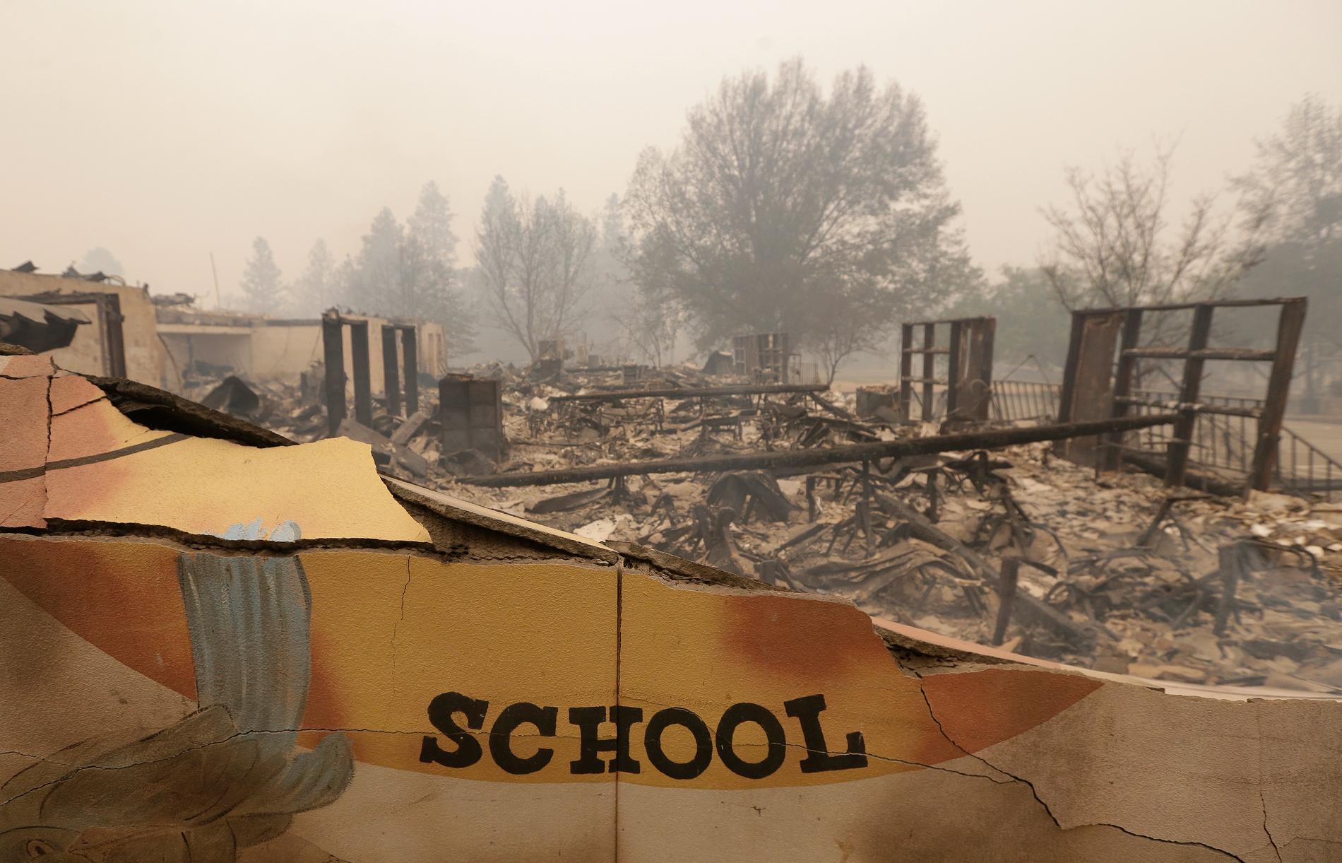En nedbränd grundskola i Paradise.