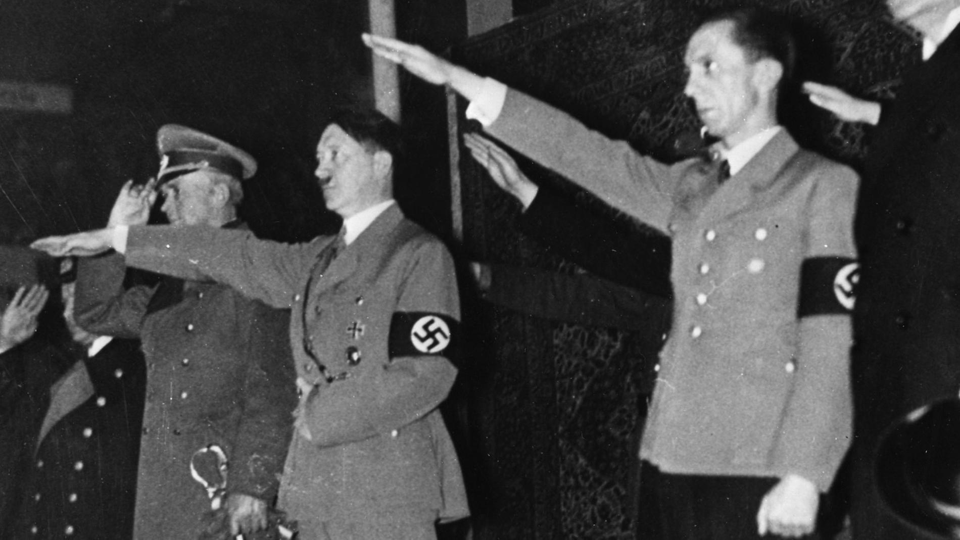 Joseph Goebbels iscensatte i november 1938 Kristallnatten, som många anser blev startpunkten för Förintelsen.