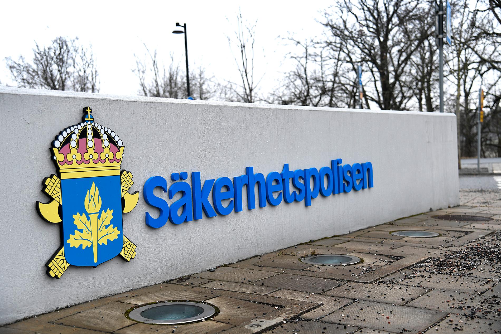 Mannen greps vid Säpos lokaler i Solna i torsdags.