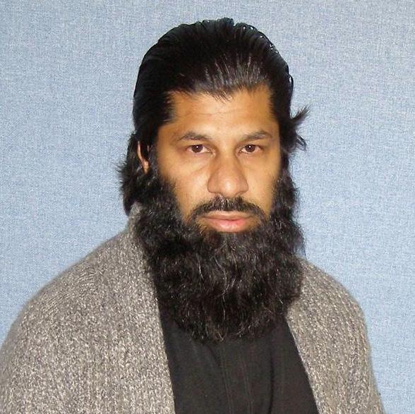 ”EXTREM I SINA ÅSIKTER” Qadeer Baksh på det islamistiska centret i Luton kommer ihåg 28-åringen väl. ”Han var snäll och pratsam men väldigt radikal”, säger han