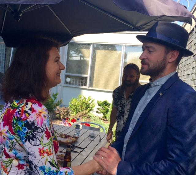 Ann Linde och Justin Timberlake på mingel.