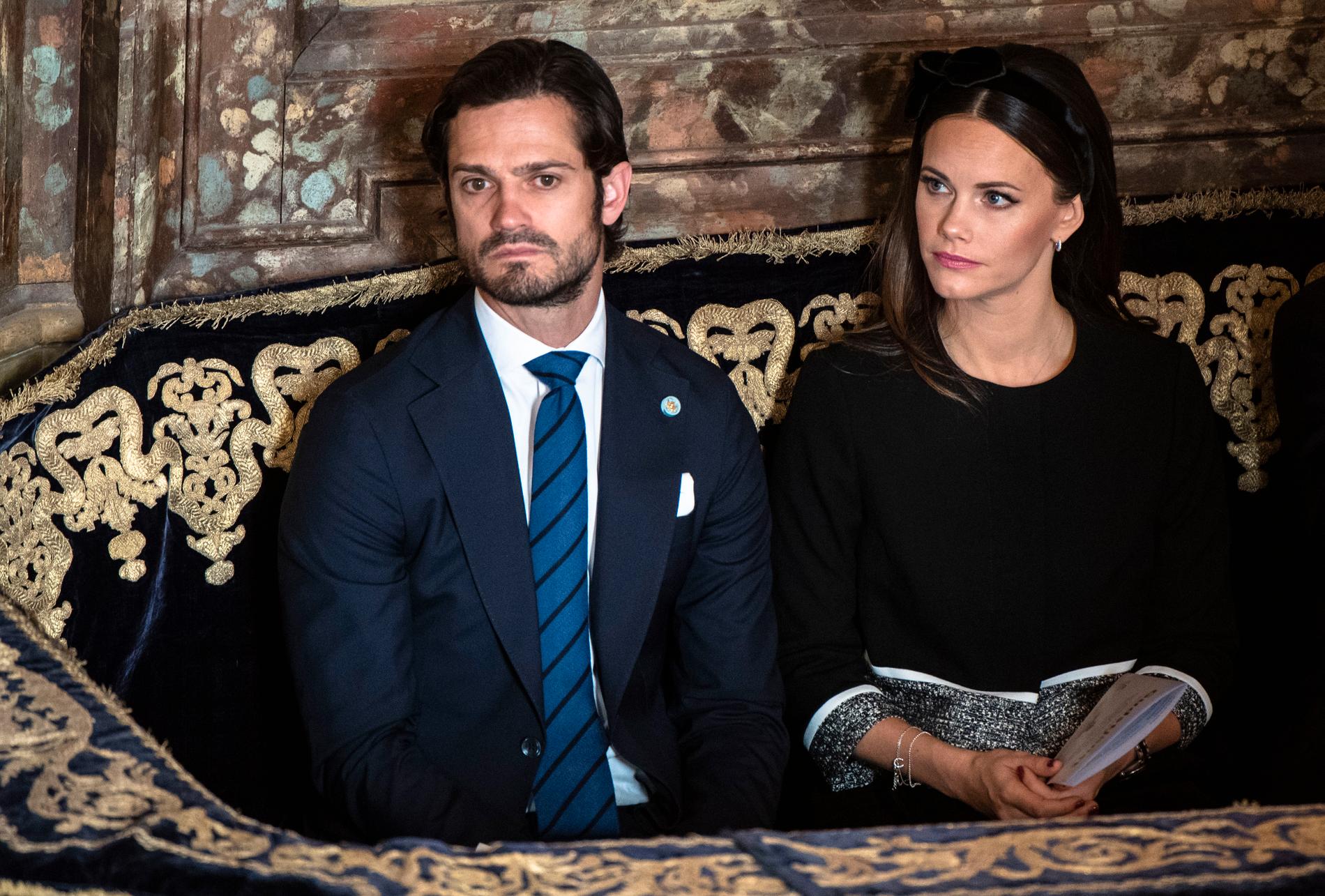 Prins Carl Philip och prinsessan Sofia har båda konstaterats ha fått covid-19.