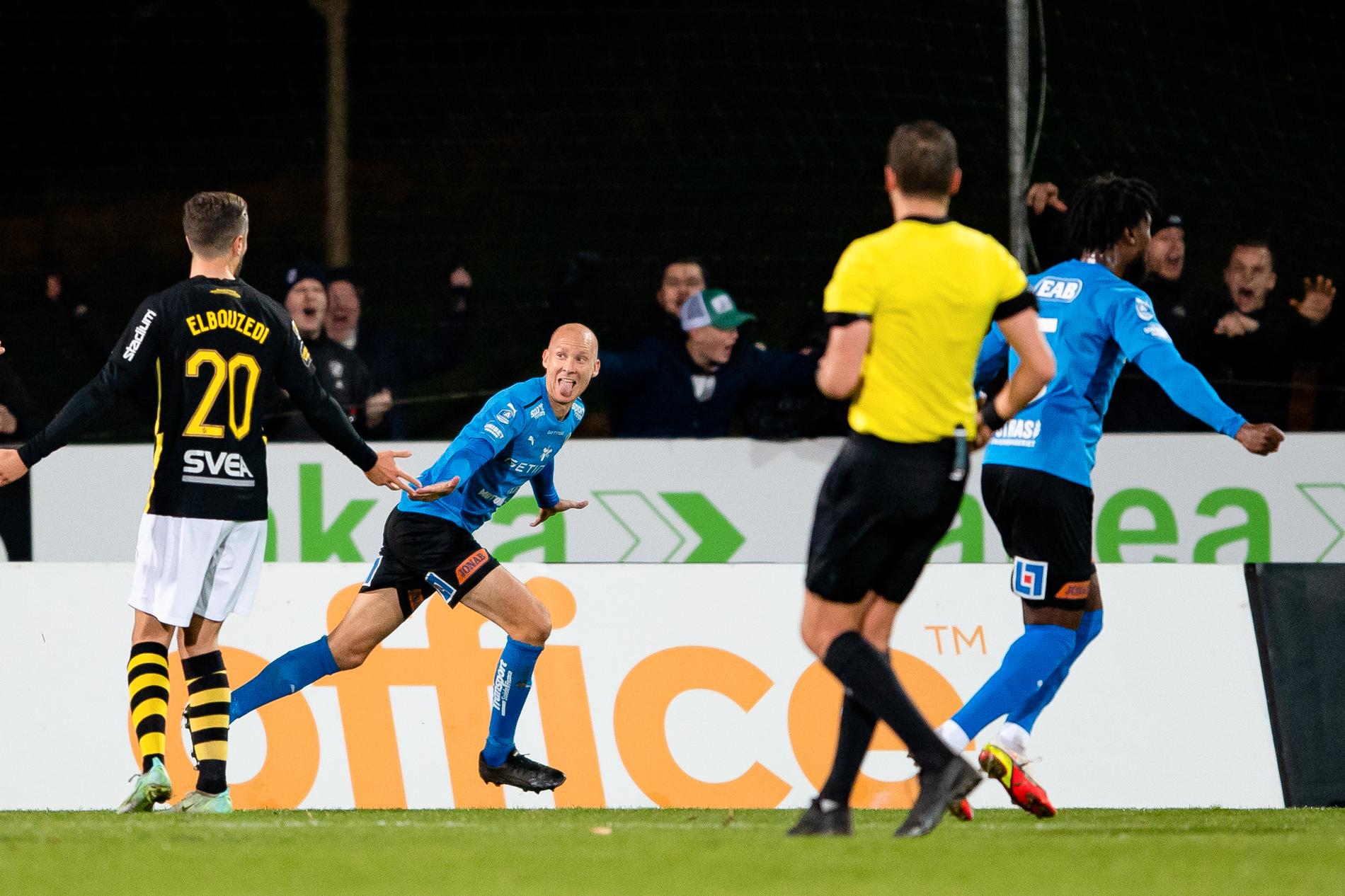 Andreas Johansson gjorde 1–0 på AIK. 