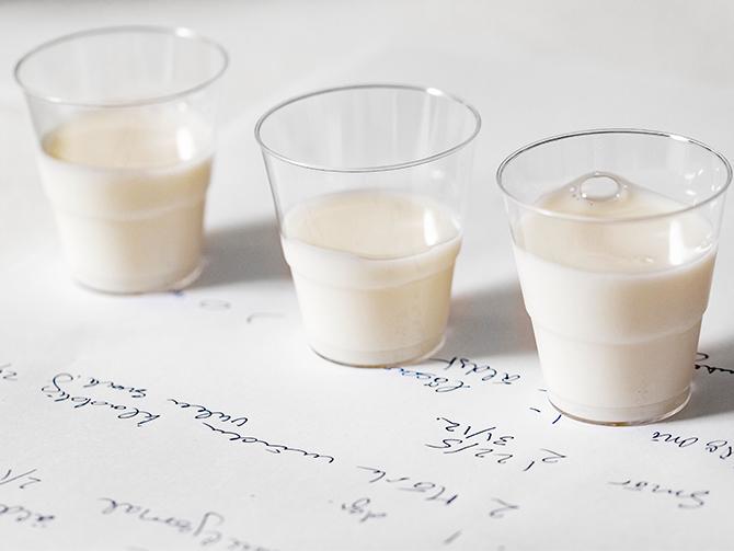 ”Ostigt” – kan eventuellt fungera i kaffe, säger panelen om mjölktestet.