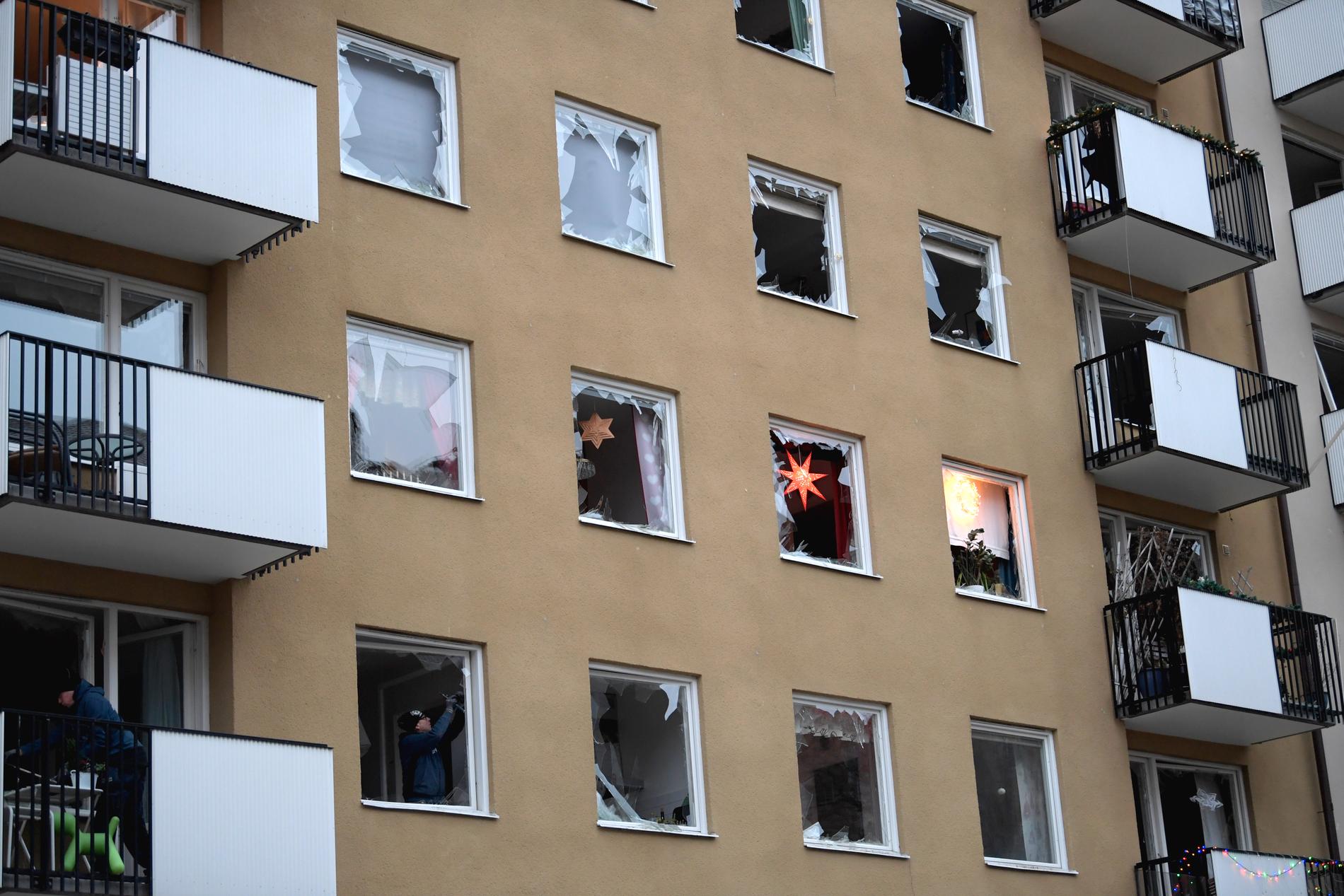 Ett flerfamiljshus på Östermalm i Stockholm fick omfattande skador efter explosionen. Arkivbild.