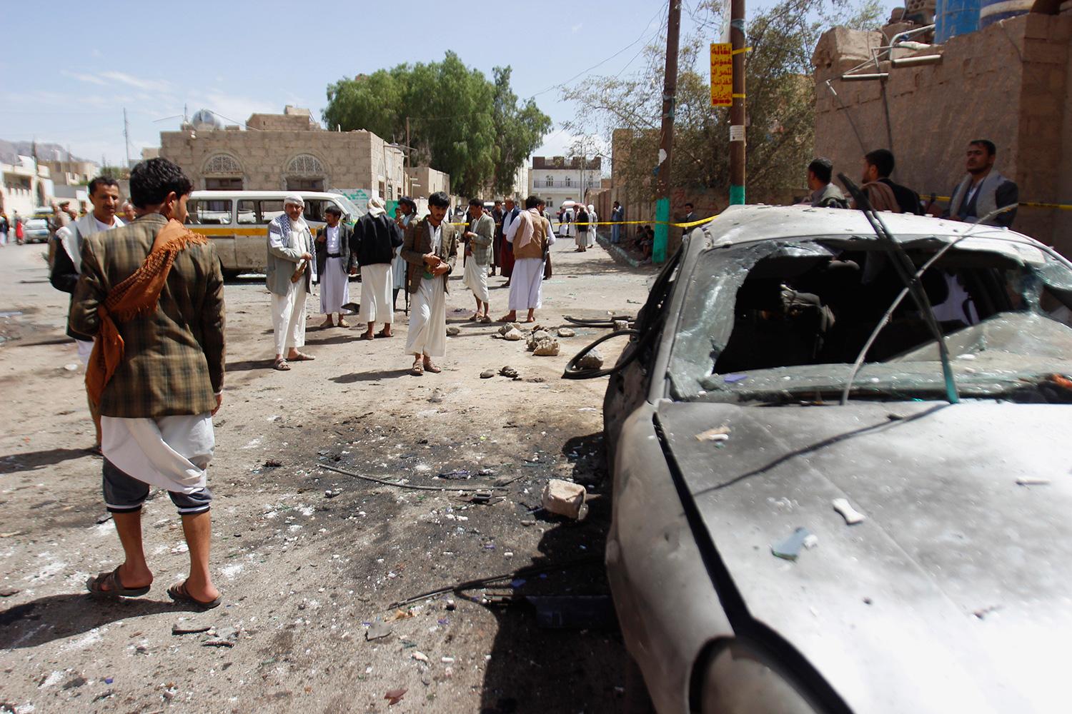 Självmordsbombarna slog till mot moskéer i Jemens huvudstad Sanaa.