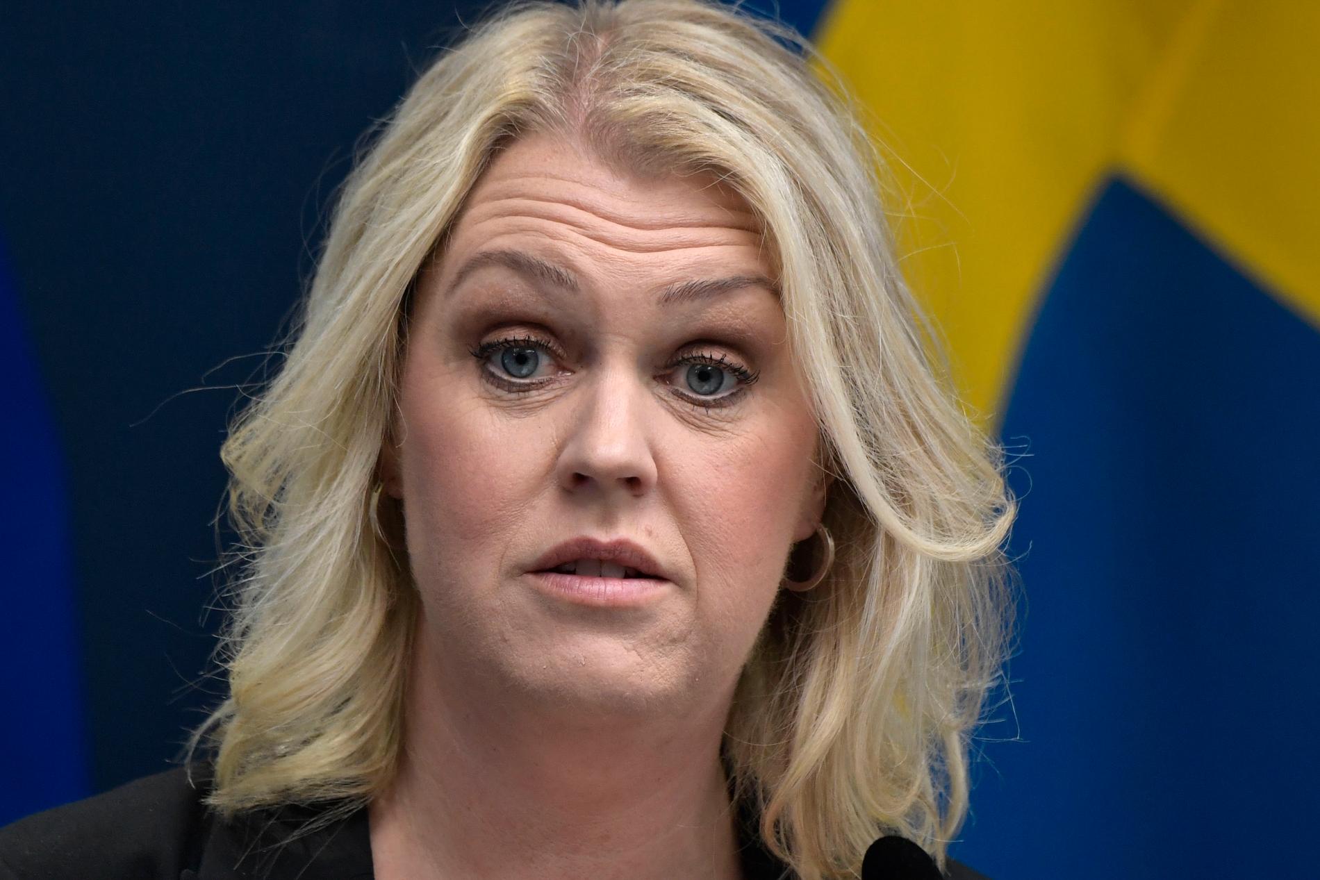 Flera talare kritiserade regeringen och socialministern Lena Hallengren (S) i riksdagsdebatten. Arkivbild.