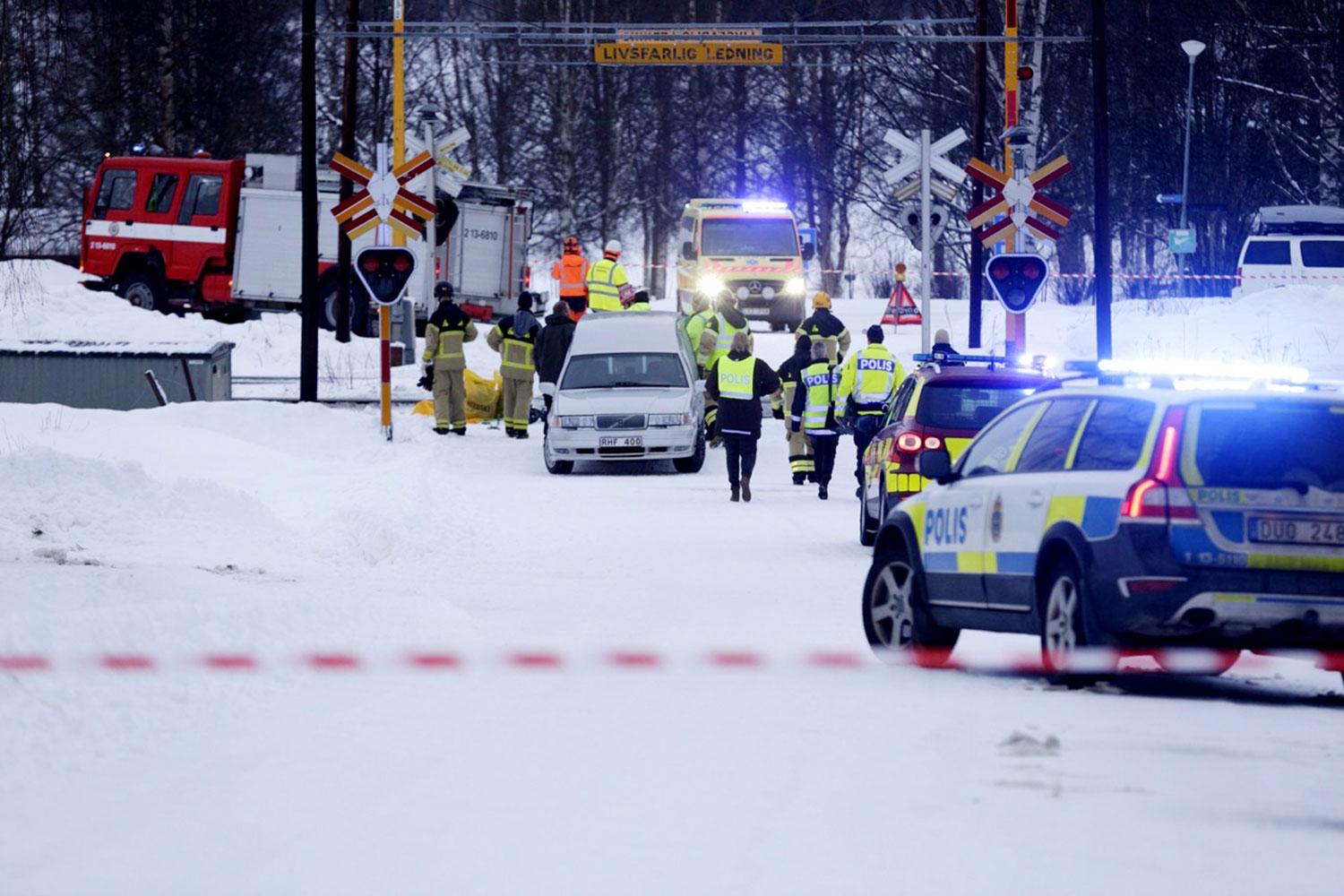 Här, vid en järnvägsövergång utanför Örnsköldsvik, inträffade olyckan.