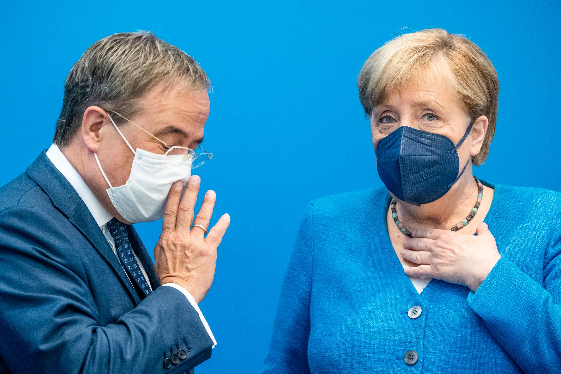 Armin Laschet och Angela Merkel.