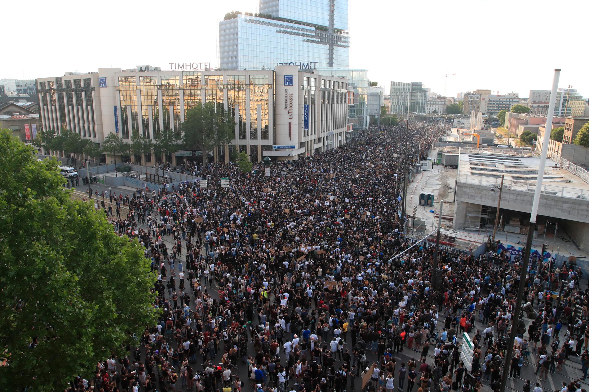Demonstrationerna under tisdagen samlade 19 000 i bland annat den franska huvudstaden.