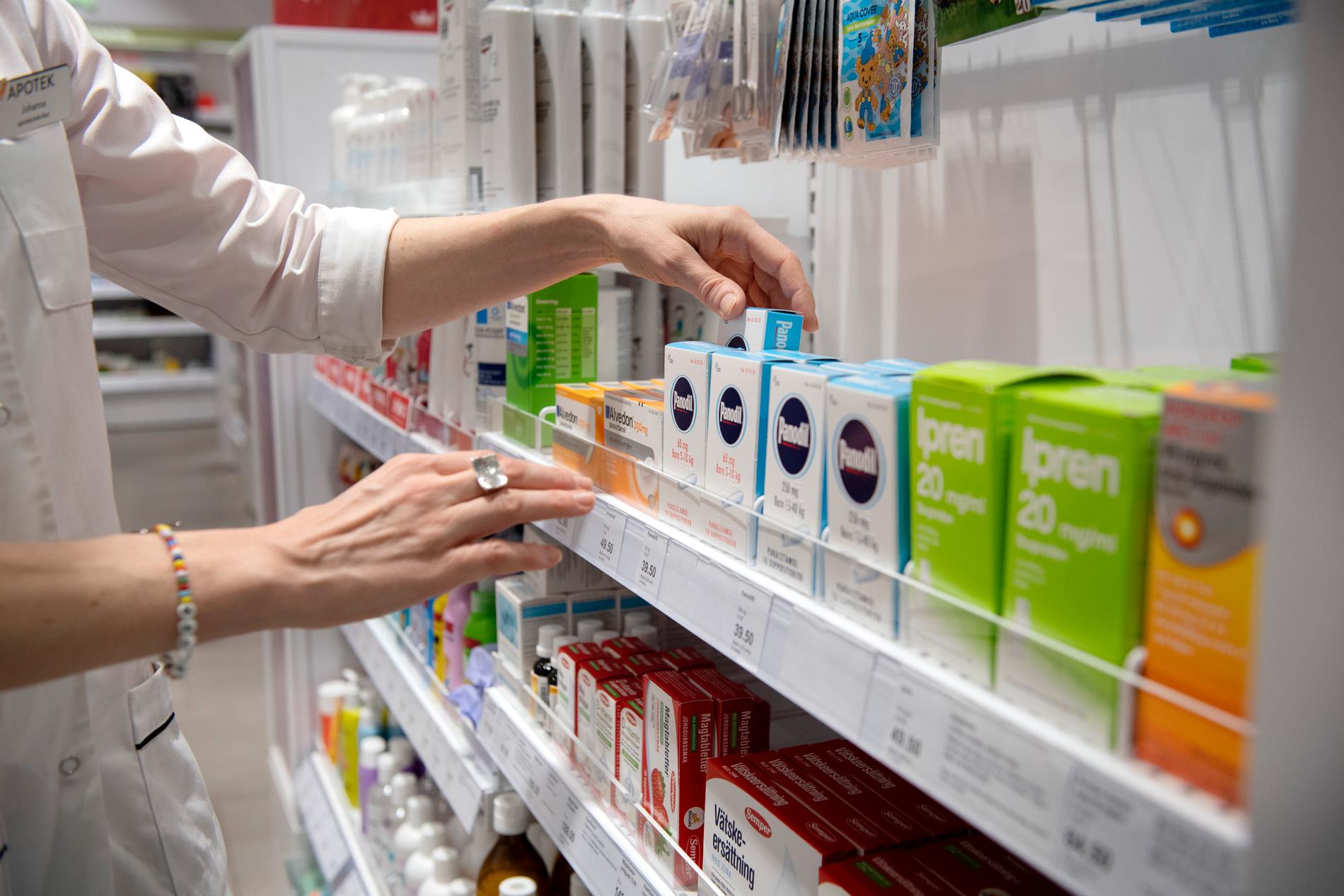 Regeringen vill få till stånd en ny lagstiftning som hårdare reglerar ägarförhållanden kring apoteksverksamhet. Arkivbild.
