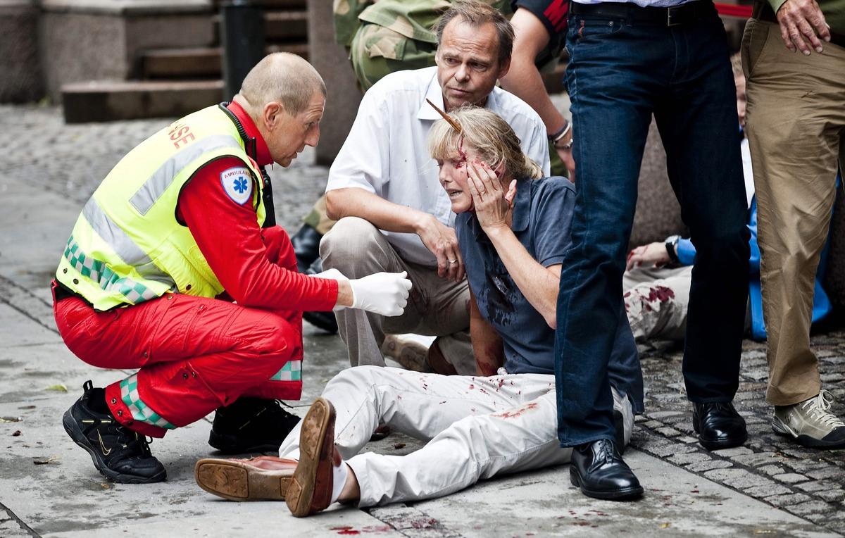 Line Nersnaes jobbade i regeringskansliet när bomben exploderade. Hennes huvud genomborrades av en träpinne. Under rättegången vittnade hon mot Breivik.