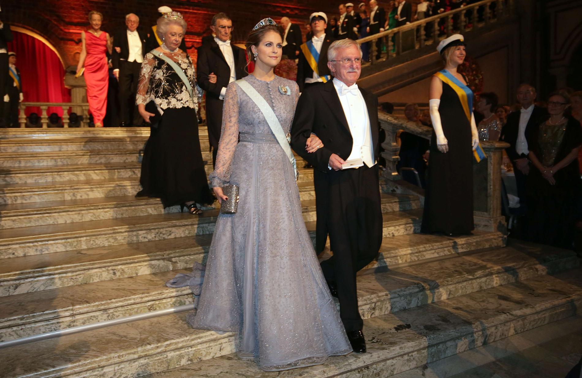Prinsessan Madeleine (L) och kemipristagaren Paul Modrich.
