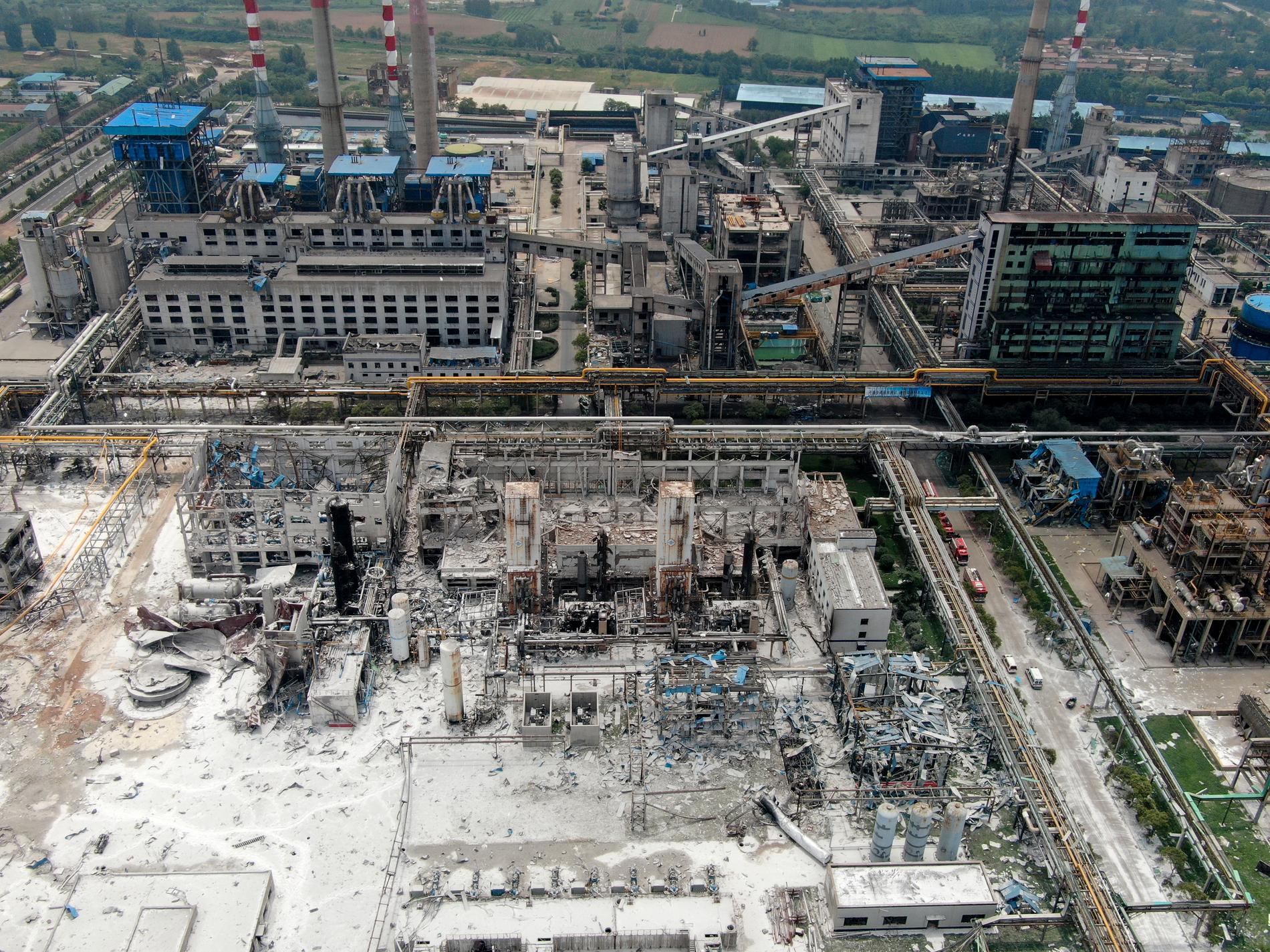 En flygbild av förödelsen efter explosionen i gaskraftverket i staden Sanmenxia i Kina.