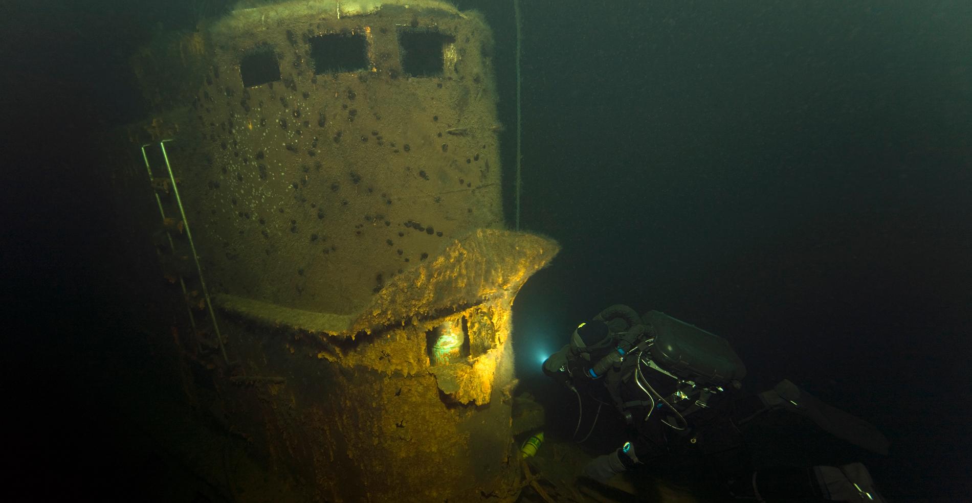 Mysteriet på botten Ubåten hittades av civila dykare på 60 meters djup söder om Gotland. Om den har sänkts i samband med ubåtsjakt på svenskt territorium skulle fyndet vara sensationellt – men det avfärdar militären.