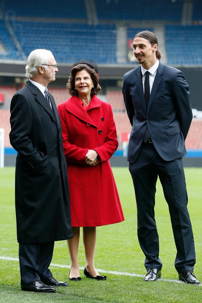 Kungligt möte I december 2014 åkte kung Carl XVI Gustaf och drottning Silvia till Paris och träffade Zlatan Ibrahimovic på Parc des Princes.