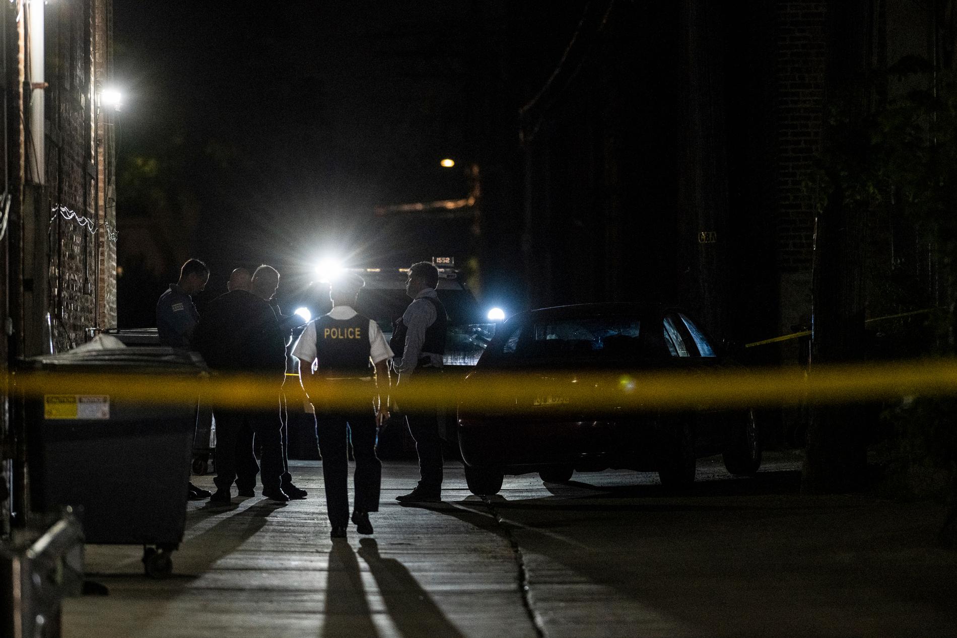 Polis i Chicago har spärrat av en plats där flera människor blivit skjutna. Arkivbild från juni 2019.