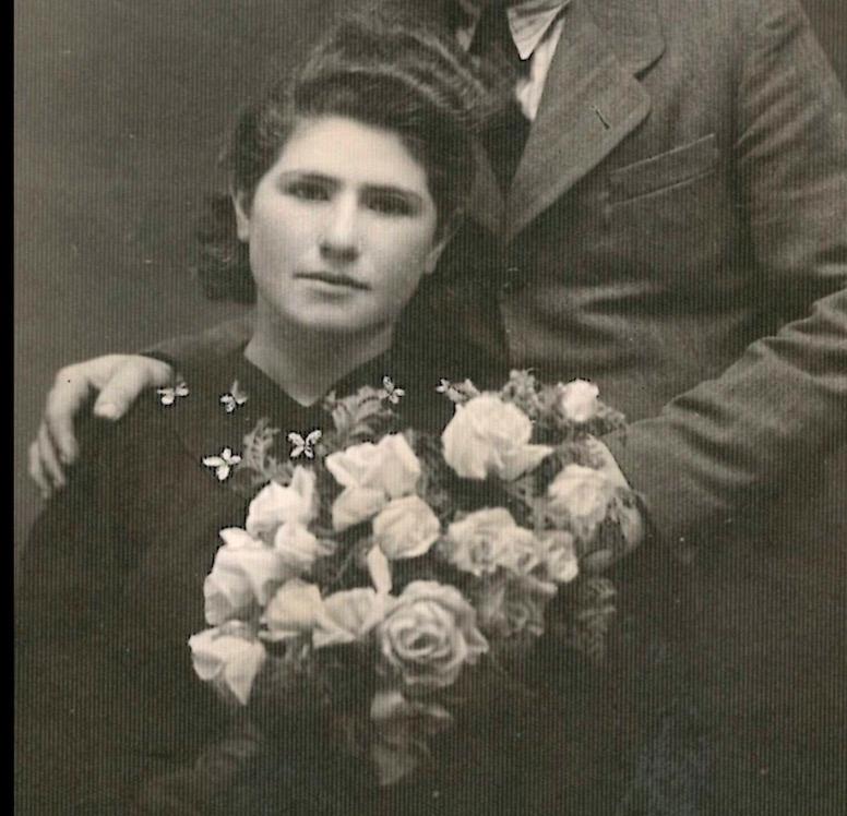 Helena Trus farmor Cyla när hon som 19-åring gifte sig med Lejb Trus 1946 i Bialystok i Polen. Kort efter bröllopet lämnade de Polen får gott och kom till Sverige. 
