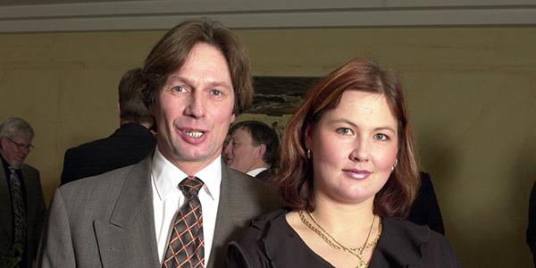 En bild från 2001 på Jorma och hans fru Päivi, det år de flyttade till Sverige. 