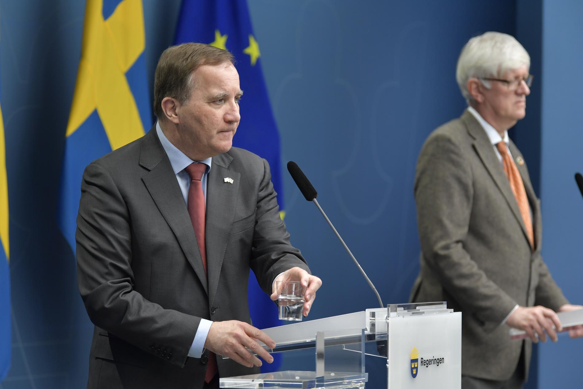 Statsminister Stefan Löfven (S) och Folkhälsomyndighetens generaldirektör Johan Carlson vid onsdagens pressträff.