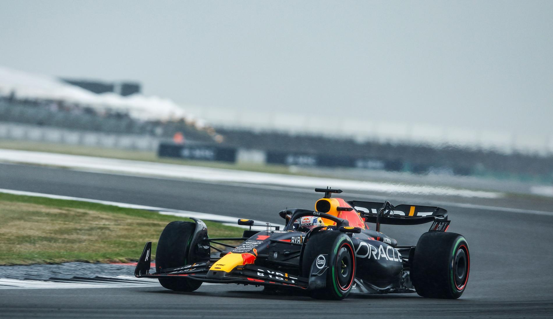 Max Verstappen startar från pole position i söndagens race som startar 15.00.