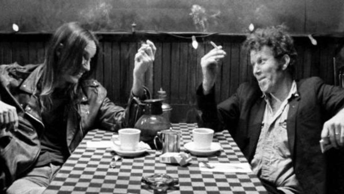 Iggy Pop och Tom Waits i Jim Jarmuschs antologifilm ”Coffee and cigarettes” 2003. Nu har de mötts igen i Iggys radioshow.