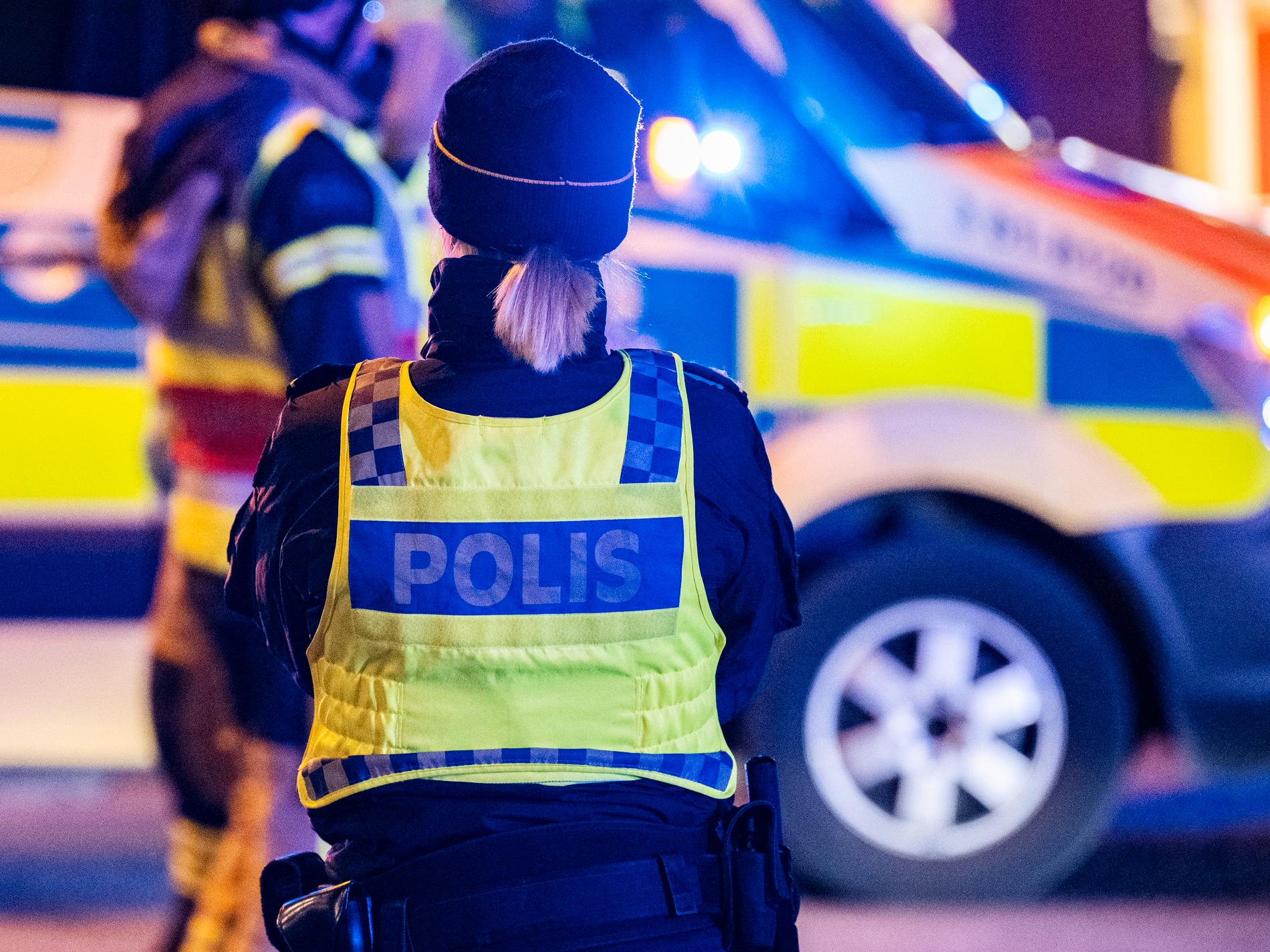 Explosion i bostadshus i Akalla i Stockholm