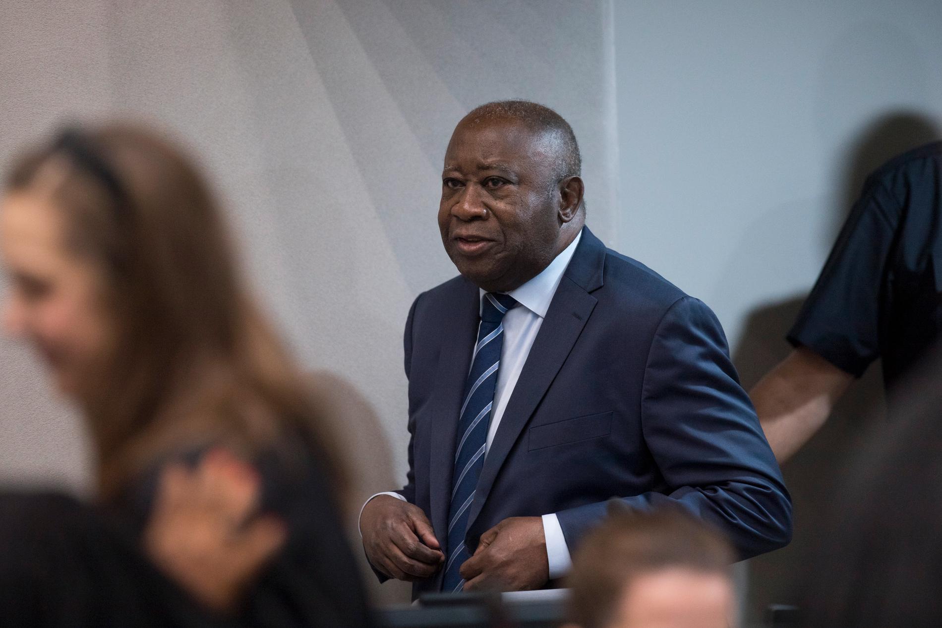 Elfenbenskustens före detta president Laurent Gbagbo på väg in till Internationella brottmålsdomstolen (ICC) i Haag.